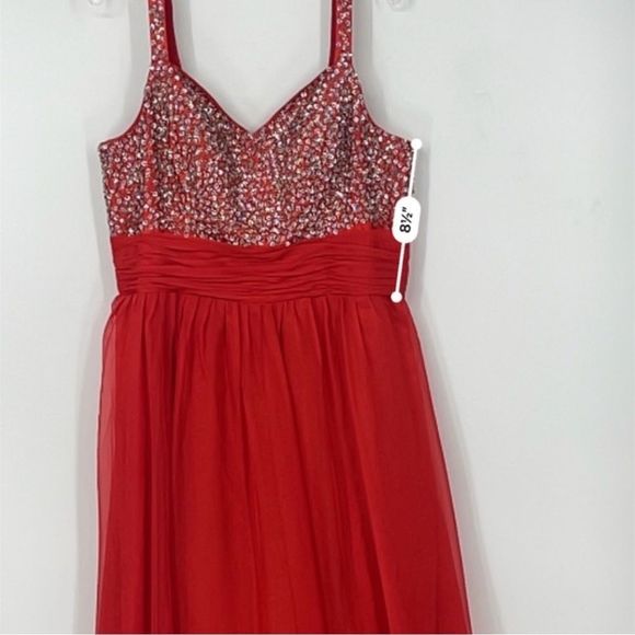 Radiant Red Embellished Evening Gown – Size 12 - Picture 12 of 12